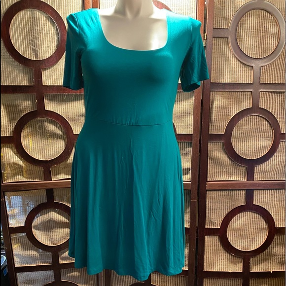 Comfortable Dress - Picture 1 of 3